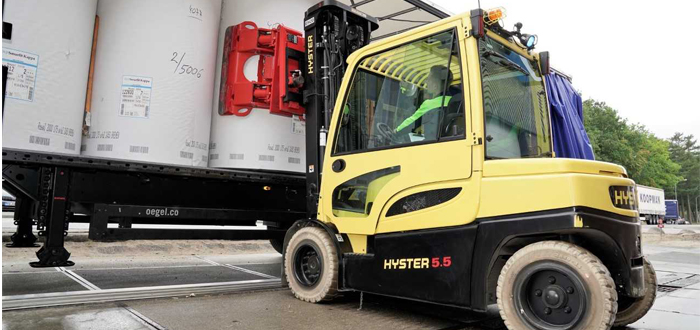 HYSTER INTRODUCES “DAMAGE AVOIDANCE” SOLUTIONS FOR HANDLING PAPER REELS