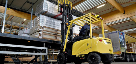 NEW 3 AND 4 WHEEL ELECTRIC FORKLIFTS FROM HYSTER