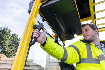 New operator assistance solutions from Hyster® support tough industries 