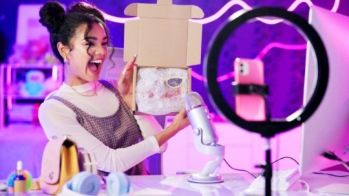 AUTHENTICITY SELLS: WHY GREAT INFLUENCER CAMPAIGNS DEPEND ON GREAT FULFILMENT